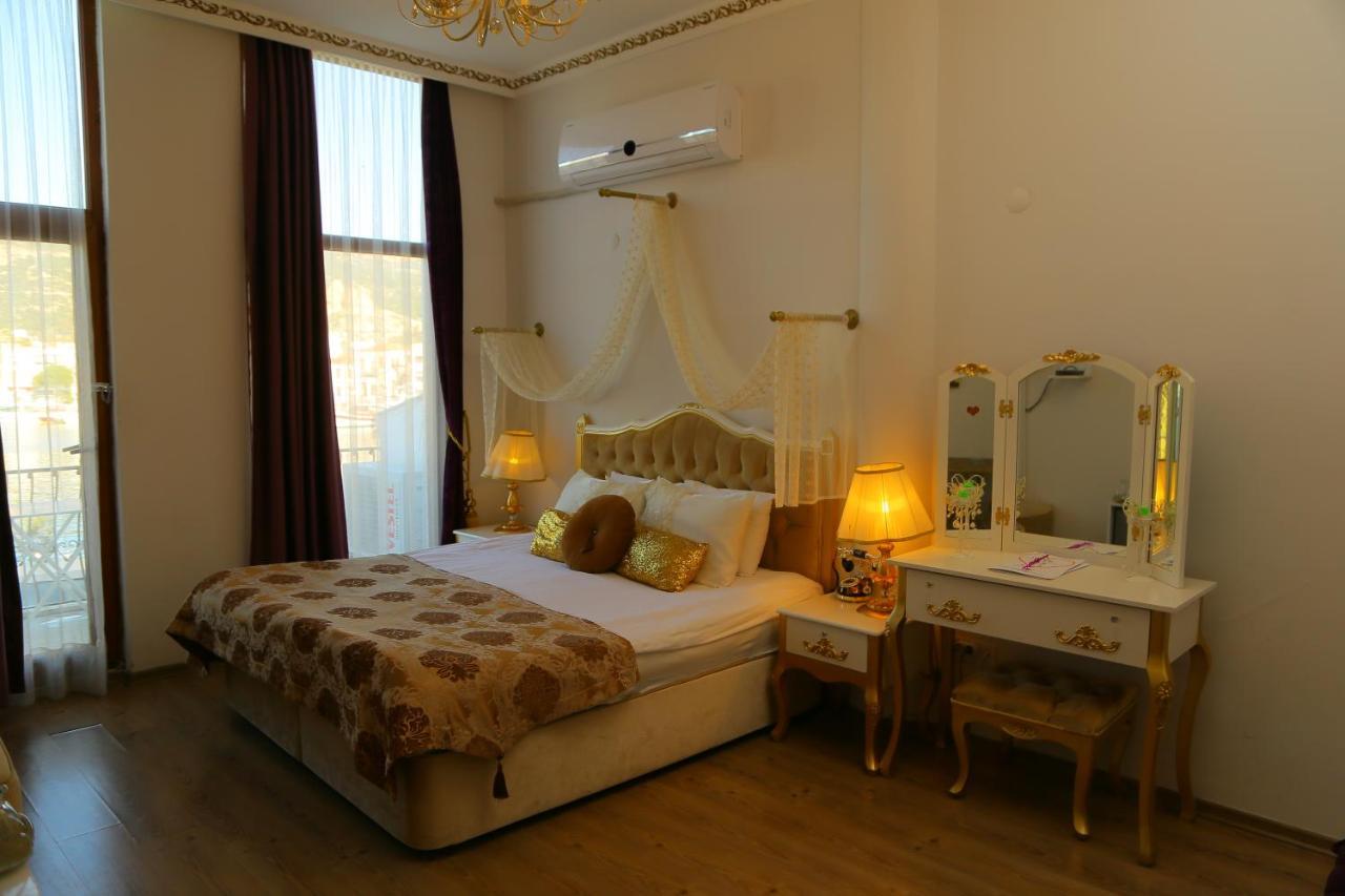 Huri & Nuri Hotel (Adults Only) Foça Bagian luar foto