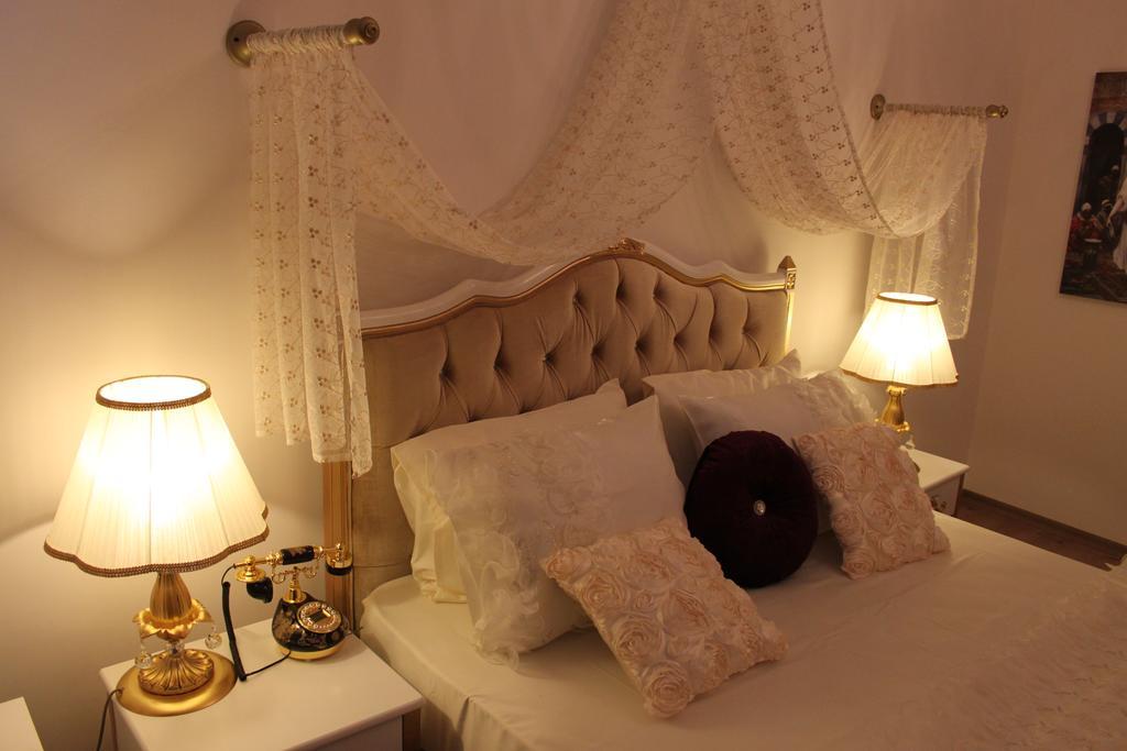 Huri & Nuri Hotel (Adults Only) Foça Bagian luar foto