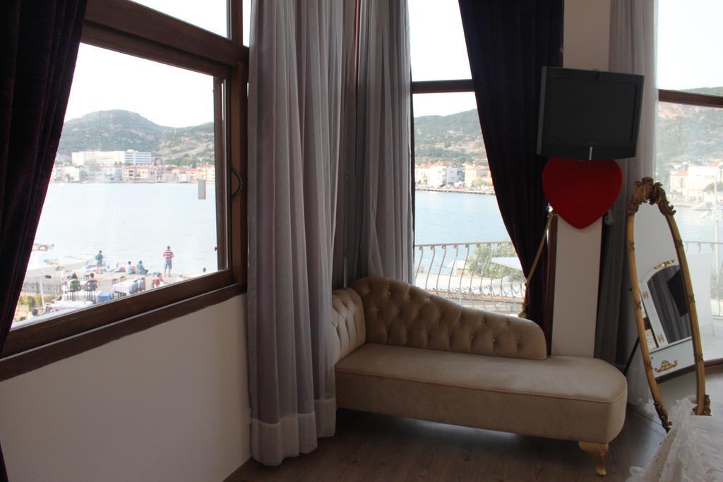 Huri & Nuri Hotel (Adults Only) Foça Bagian luar foto