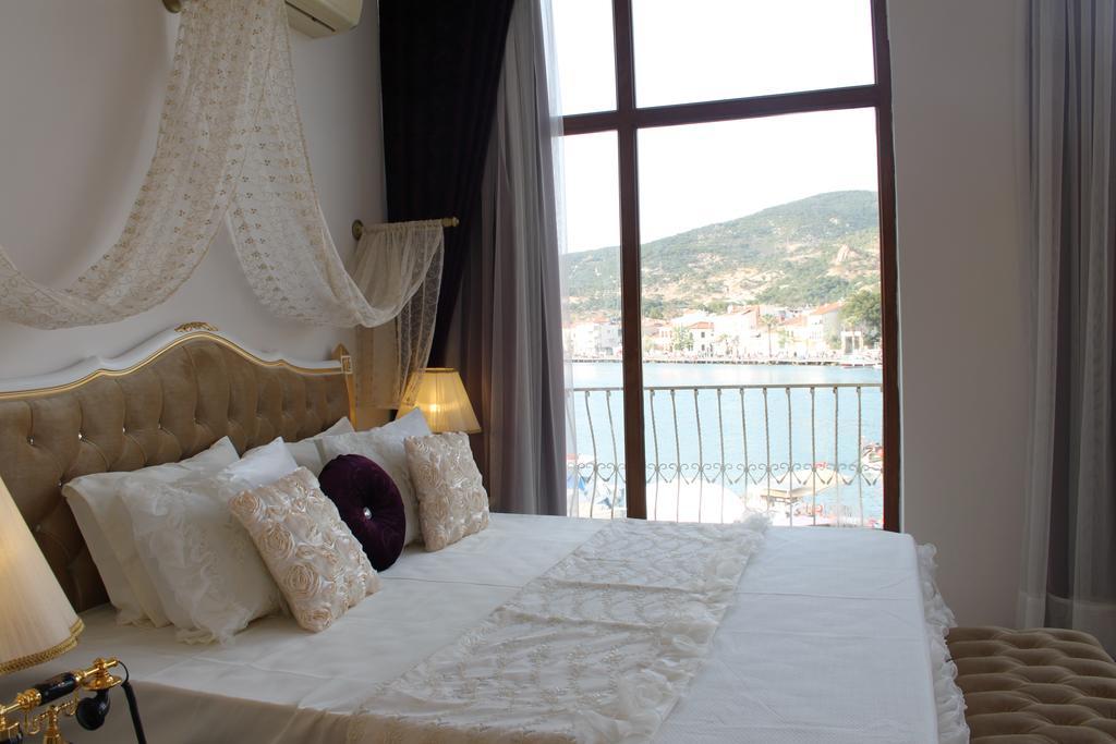 Huri & Nuri Hotel (Adults Only) Foça Bagian luar foto