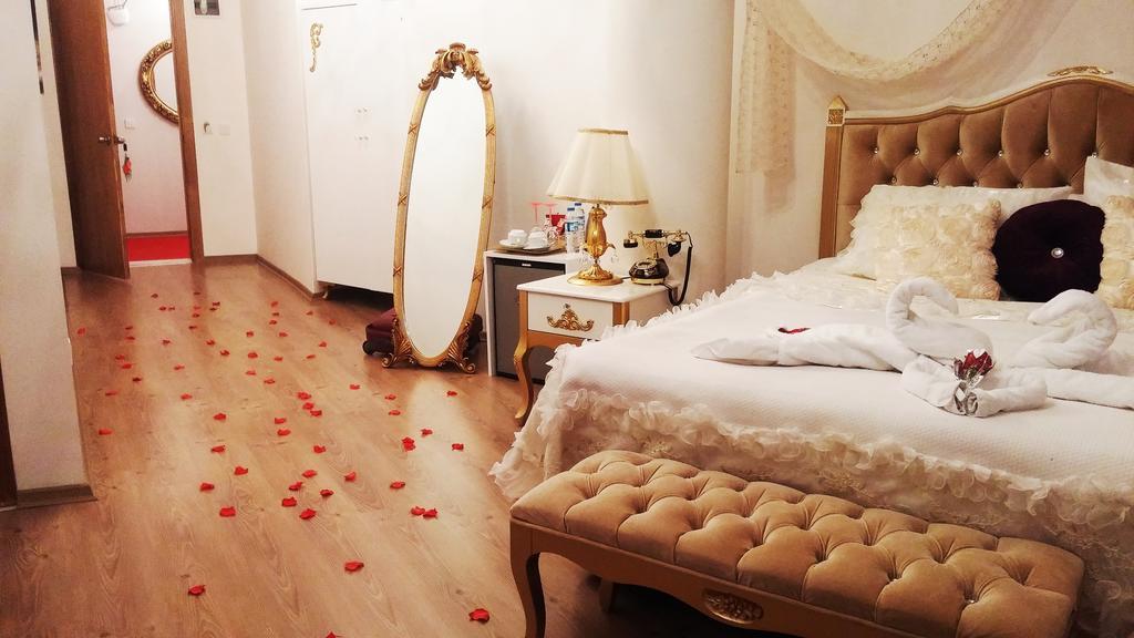 Huri & Nuri Hotel (Adults Only) Foça Bagian luar foto