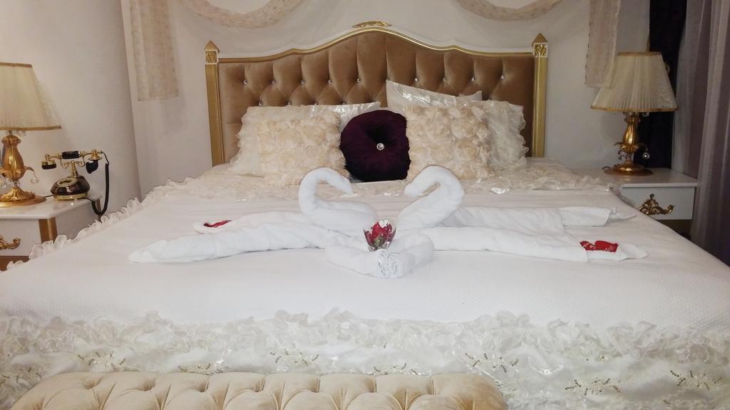 Huri & Nuri Hotel (Adults Only) Foça Bagian luar foto