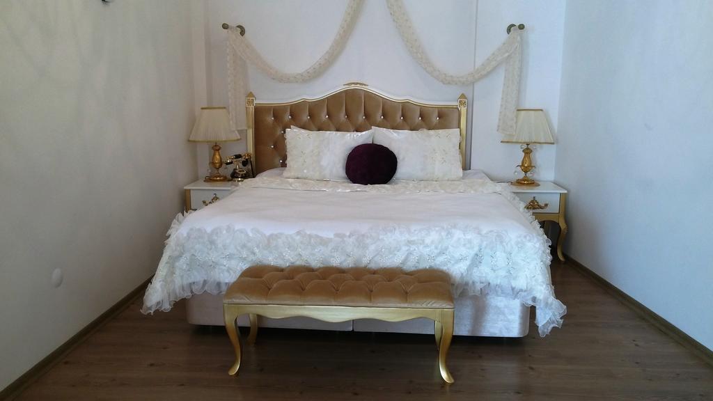 Huri & Nuri Hotel (Adults Only) Foça Bagian luar foto