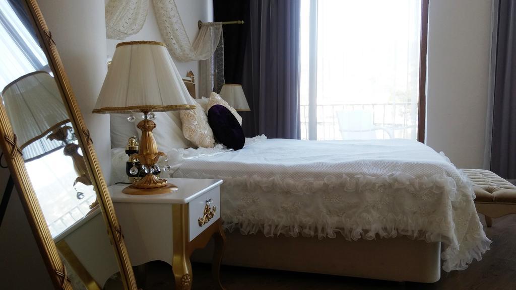 Huri & Nuri Hotel (Adults Only) Foça Bagian luar foto